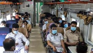 full-seated-train-coronavirus-pandemic-160920-01