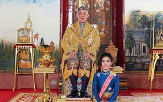 thai-king-vajiralongkorn-020920-04