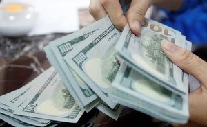 us-dollar-reuters-020220-02