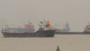 101_Cyclone_Mora_Chittagong_290517_12