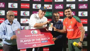 taskin-ahmed-mom-300825-1756573483