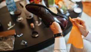 cleaning-shoes-250326-1774424102